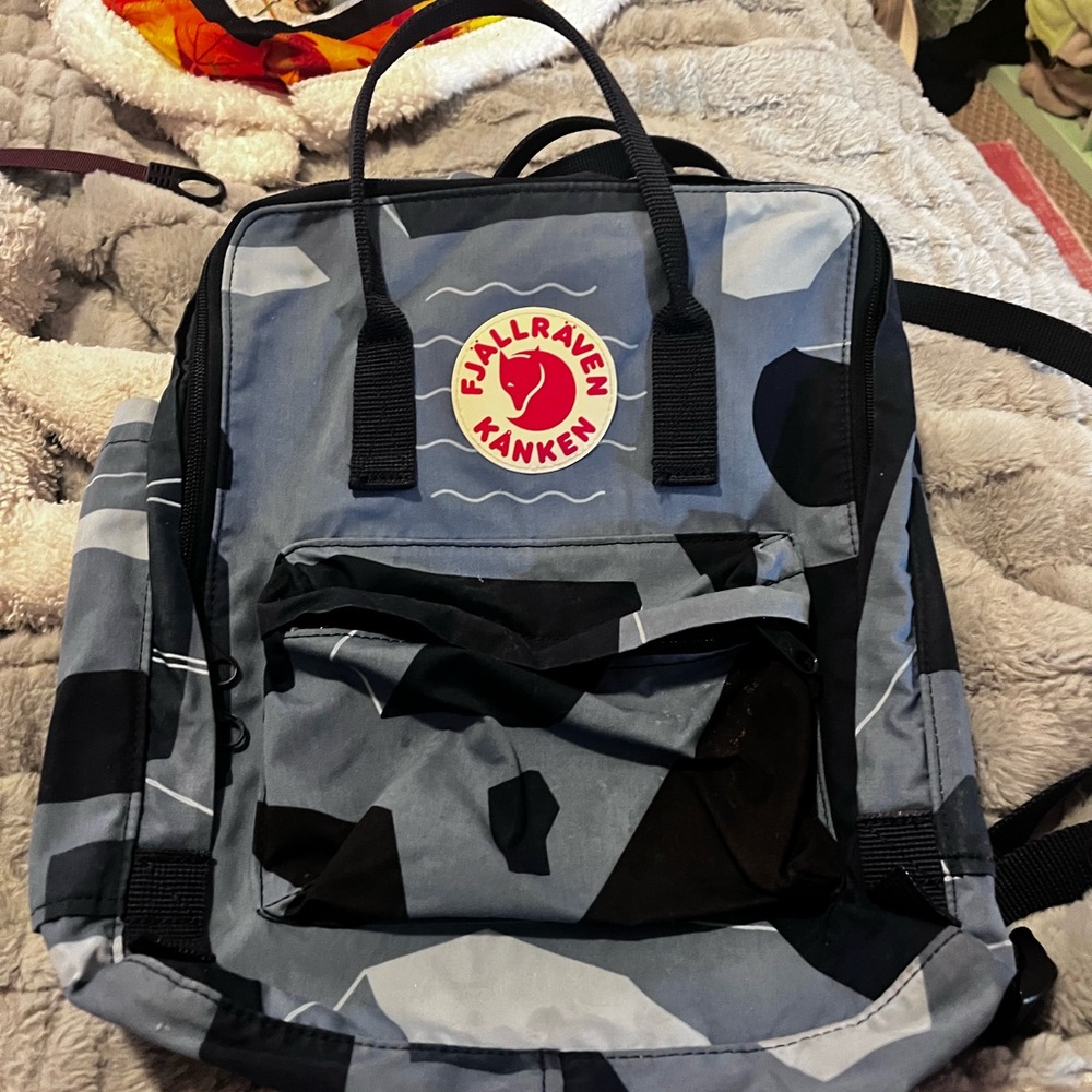 Kånken Black and Gray Backpack